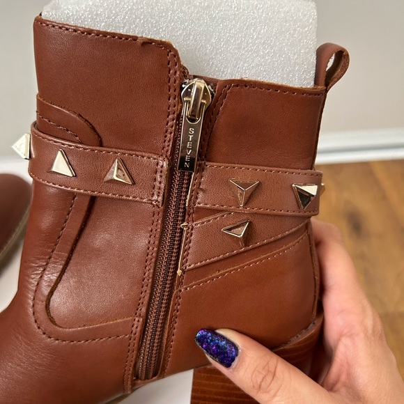 New Steven by Steve Madden Ibby Leather Heeled Booties - Picture 6 of 9